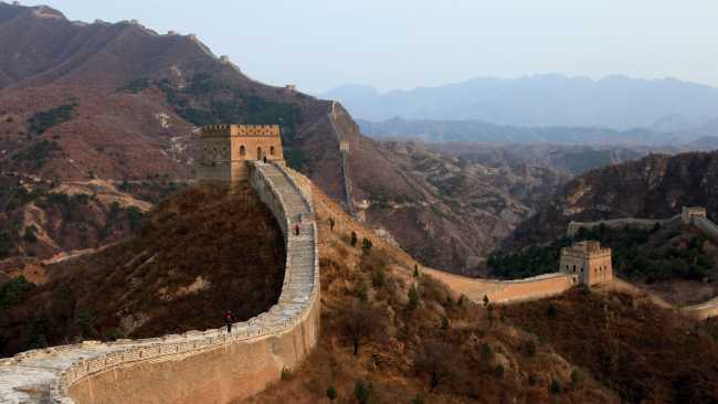 The Great Wall winding through Northern China, Hebei province | Su Zhi Wei