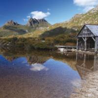 The iconic Cradle Mountain and boat shed at Dove Lake | Adrianne Yzerman